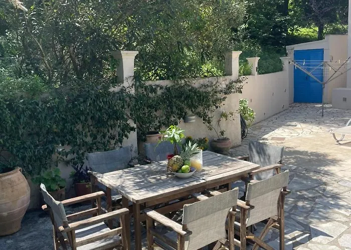 Fiona's House アパート カト・コラキアナ