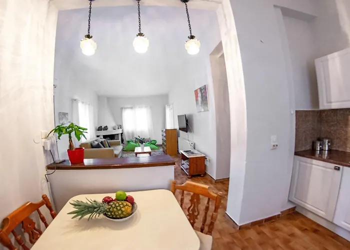 דירה Fiona's House Kato Korakiana