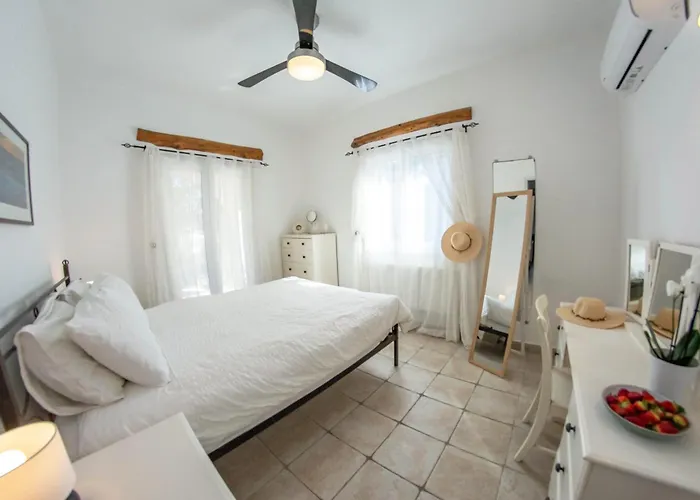 Fiona's House דירה *